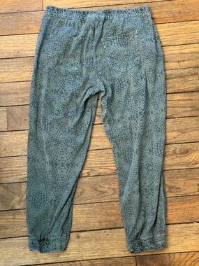 DWP Gwen Stefani Olive Green Animal Print Cropped Brody Pant Size S Tencel Rayon